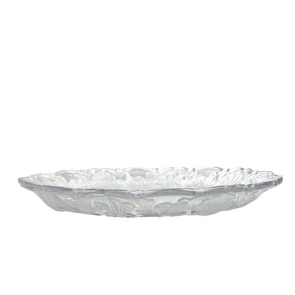 Fifth Avenue Crystal Fleur de Lis 14" Round Embossed & Frosted Serving Platter - Picture 3 of 6
